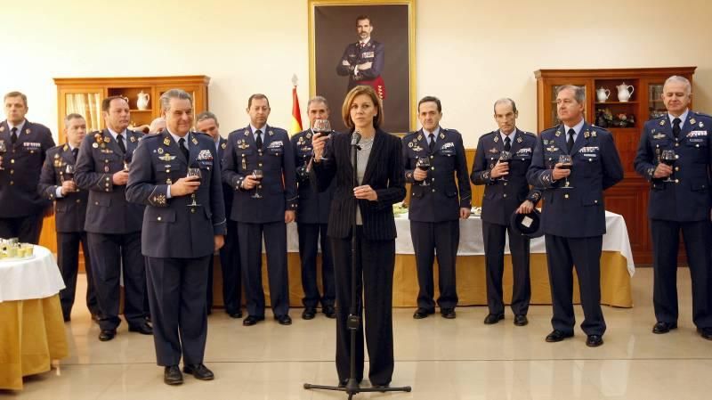 Visita de Cospedal a la Base Aérea de Zaragoza