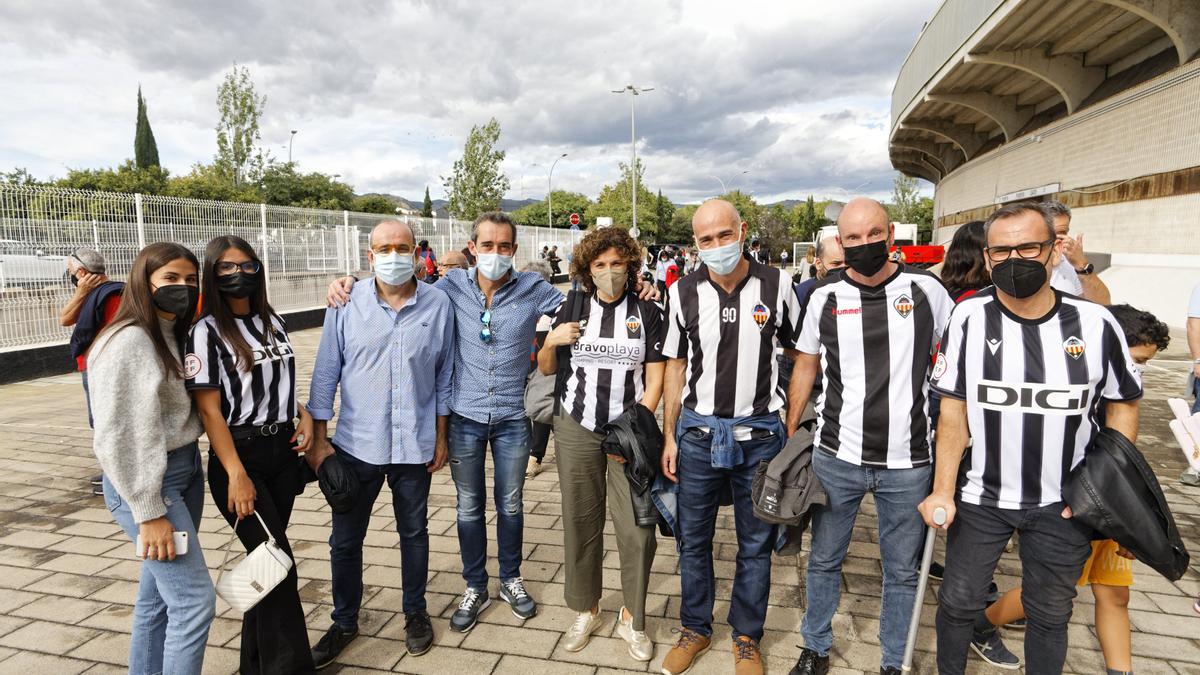 Imagen de la afición albinegra antes del partido.