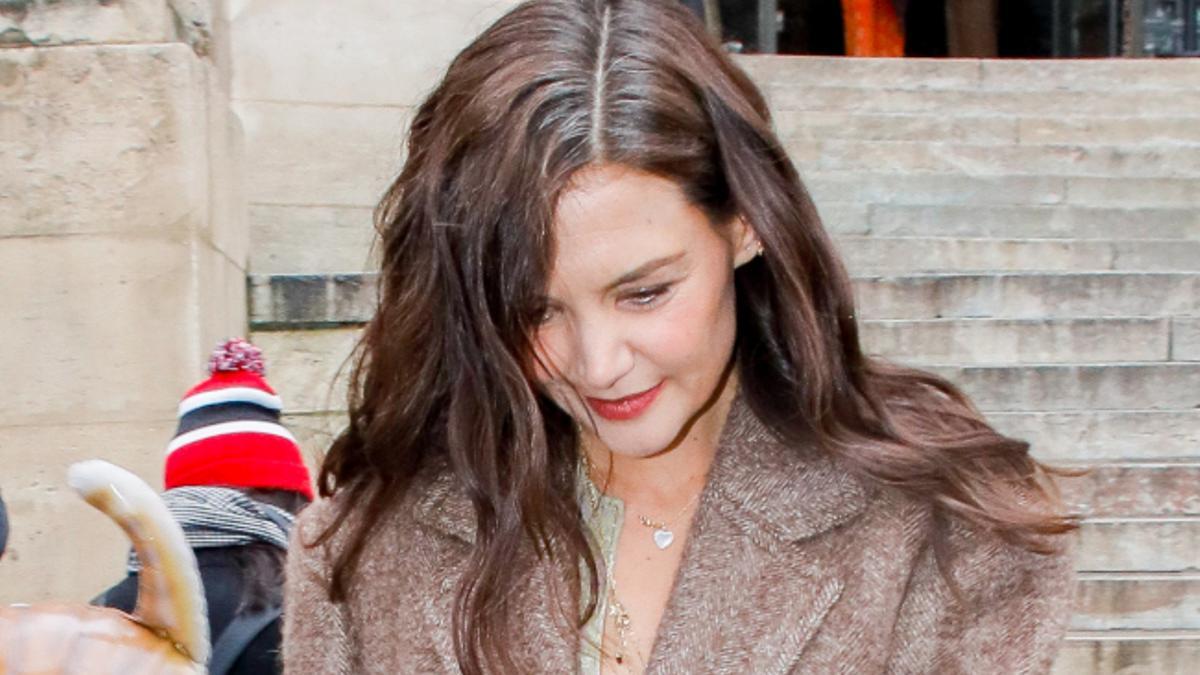 Katie Holmes deja al descubierto sus canas