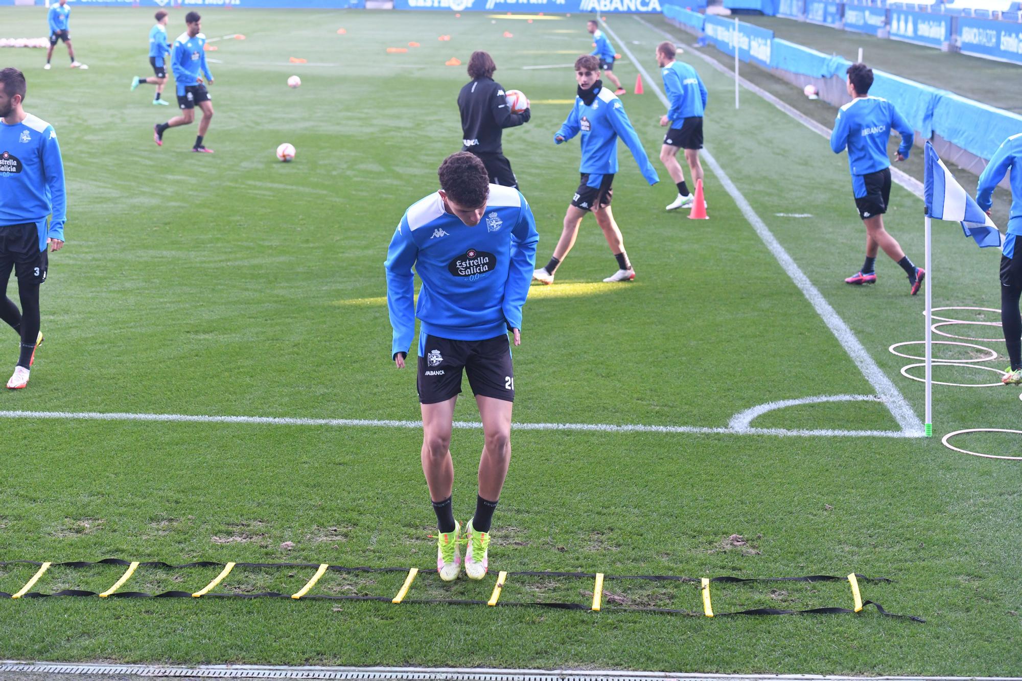 Entrenamiento del Dépor antes del partido fantasma ante el Extremadura