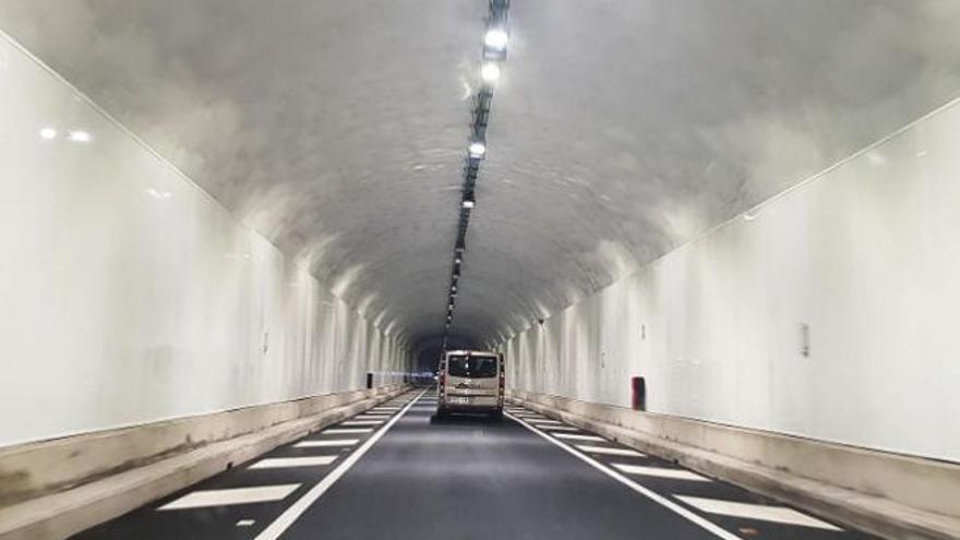 El tercer carril previsto en la carretera de la Cumbre permitirá compensar el único que ahora tiene el túnel &#039;viejo&#039;.