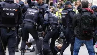 Demanen l'amnistia per als 27 policies nacionals investigats per l'1-O a Girona