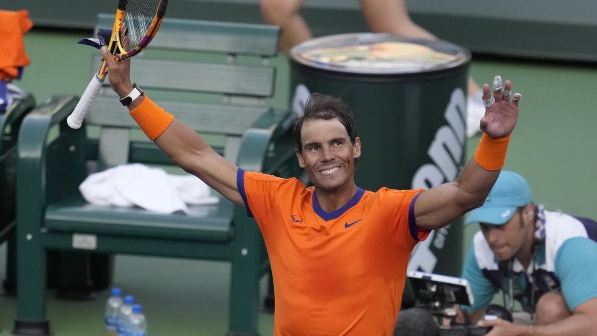 Rafa Nadal se mide en semifinales a su sucesor en el tenis español, Carlos Alcaraz.