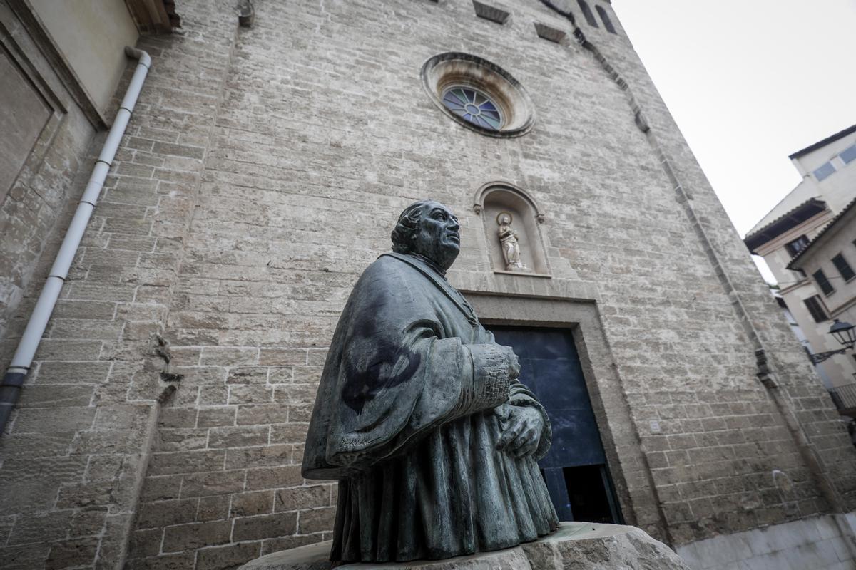 El monumento al Cardenal Despuig en Palma amanece con pintadas