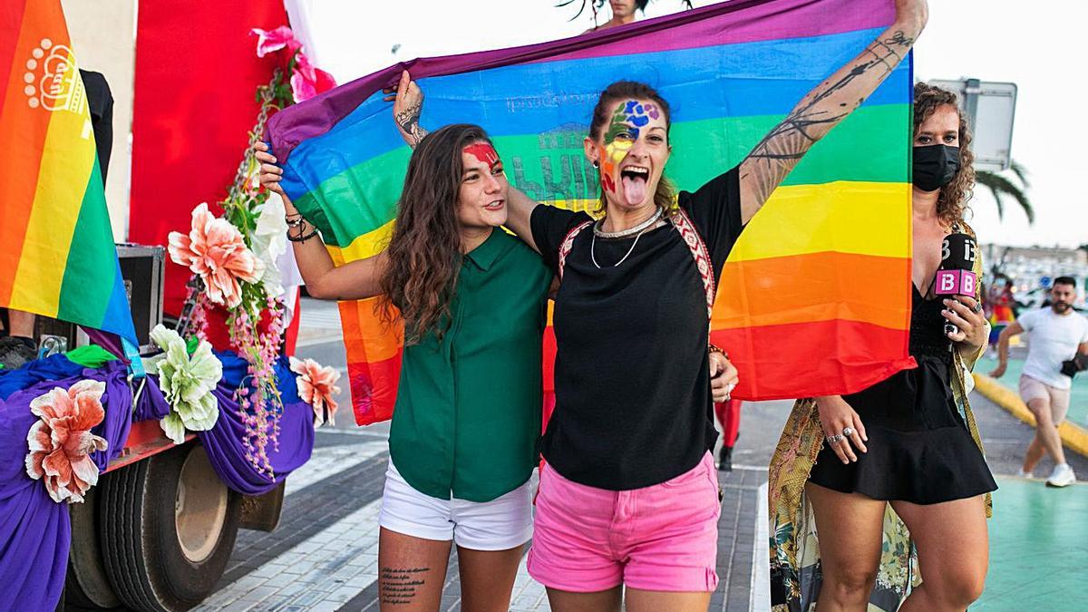 Orgullo trans en el puerto de Ibiza