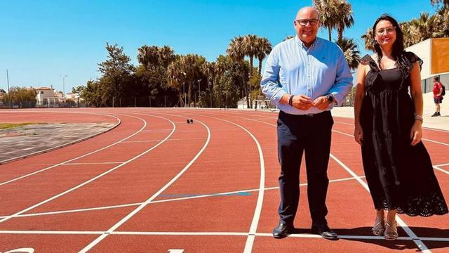 Los deportistas ya pueden entrenar en la pista del Fernando Ruiz Hierro.