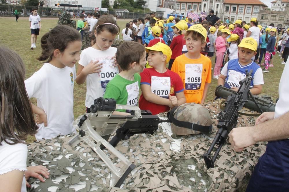 Los escolares asaltan la Escuela Naval