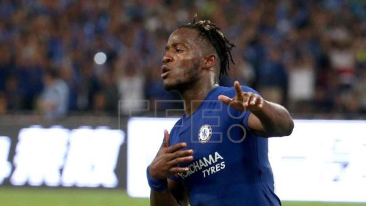 El delantero Mitchy Batshuayi, durante un encuentro.