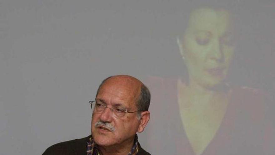 José Antonio Martínez Bernicola, en una de sus clases sobre flamenco