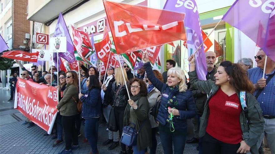 CCOO pide despejar dudas en Dia antes de los despidos