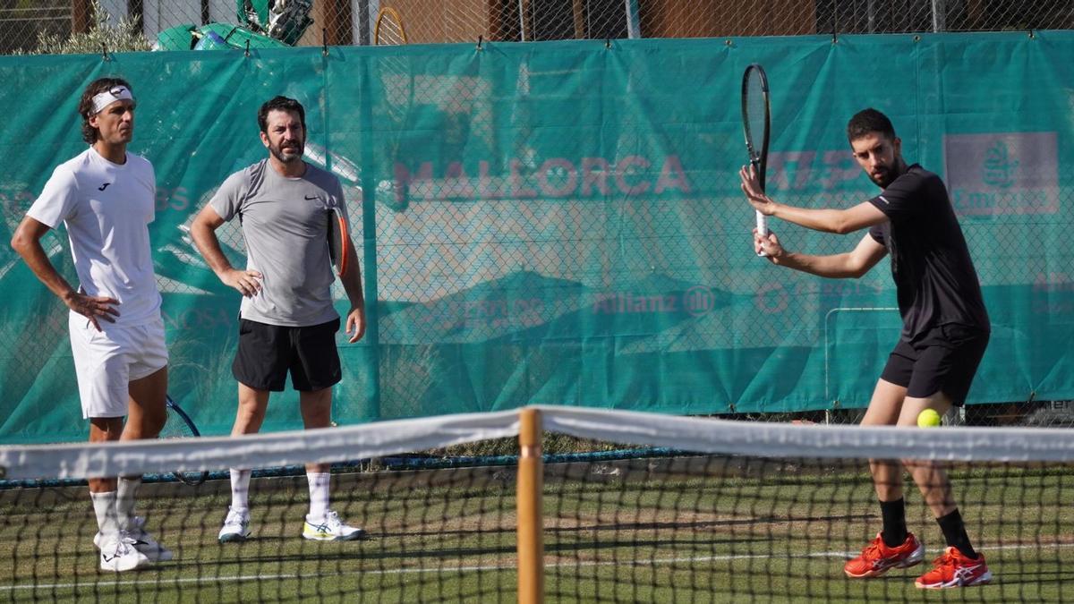 David Broncano y Arturo Valls disfrutan del tenis en Mallorca junto a Feliciano López