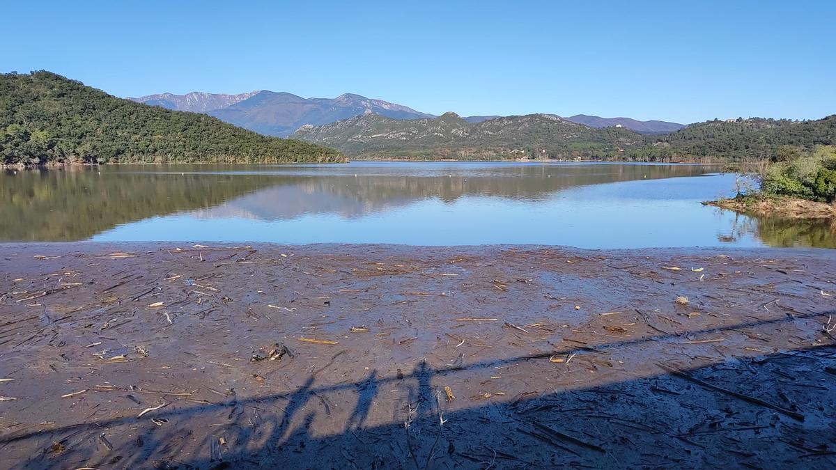 Estat de l'embassament de Darnius-Boadella el 29 de desembre de 2025.