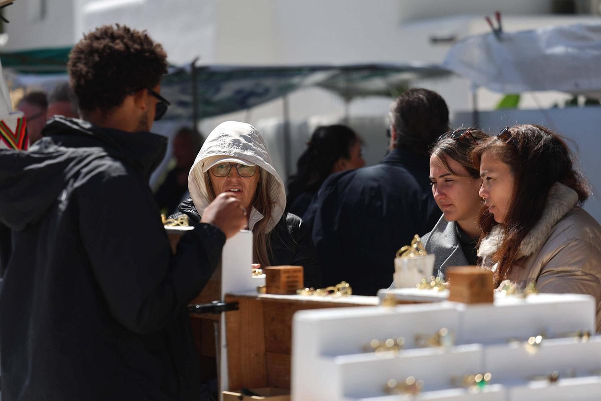Todas las imágenes del primer día de la temporada del Hippy Market Punta Arabí en Ibiza