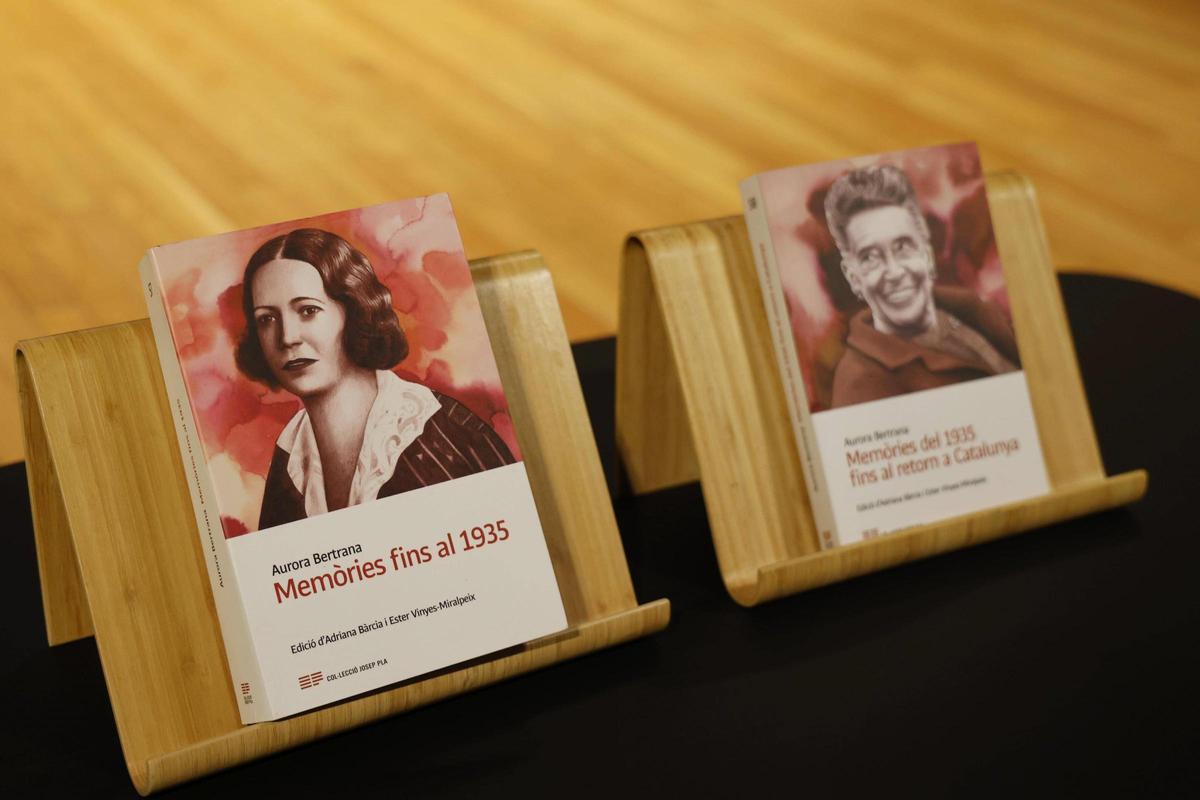 Els dos volums de les "Memòries" d'Aurora Bertrana.
