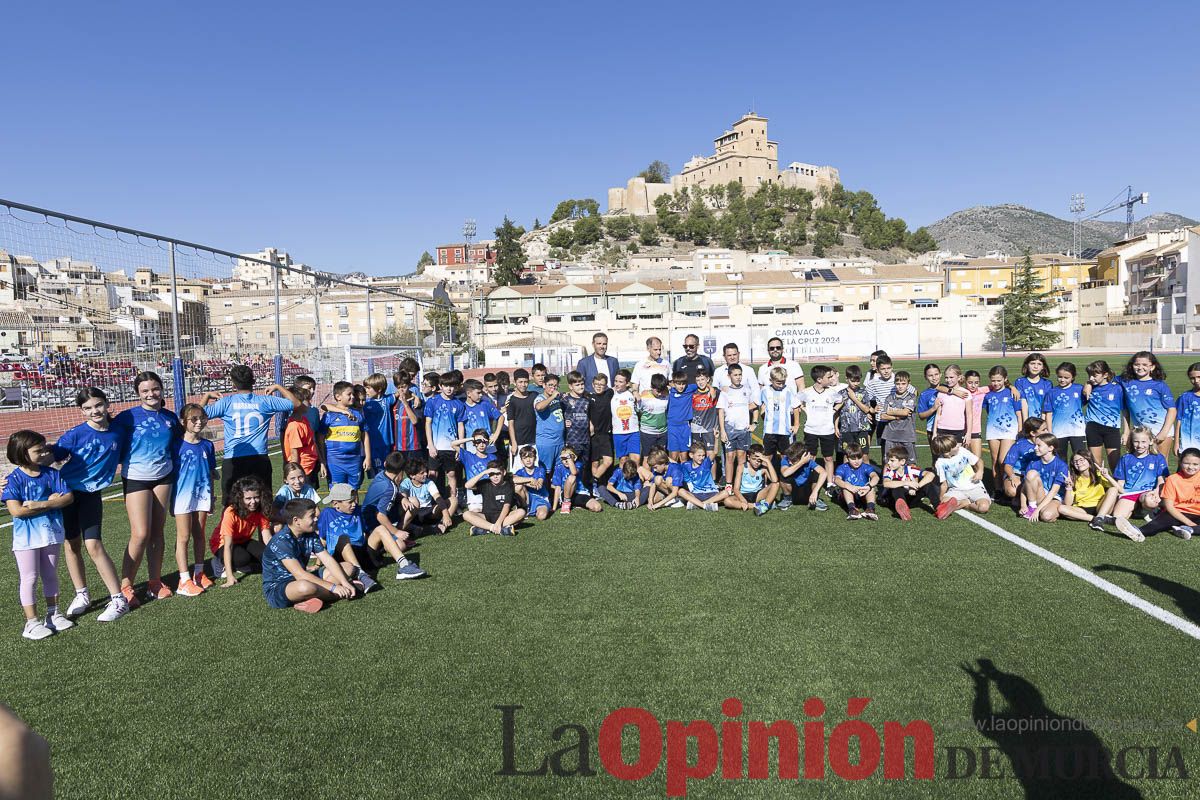 Abel Antón vistiba la Escuela Municipal de Atletismo de Caravaca