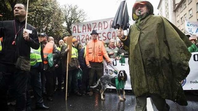 Protesta de cazadores en Santiago el pasado abril. // Óscar Corral