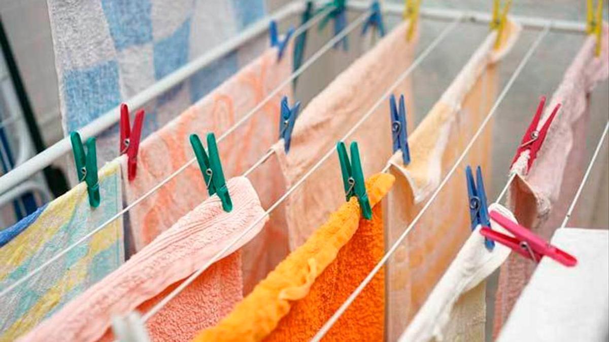 Cómo secar la ropa en días de lluvia y sin secadora