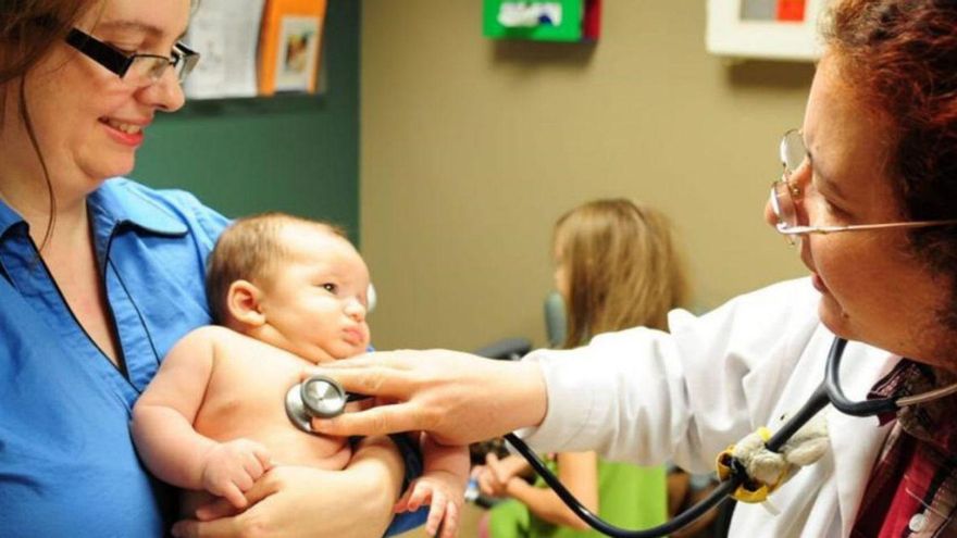 Los pediatras cifran en 51 las vacantes en la Atención Primaria de Galicia