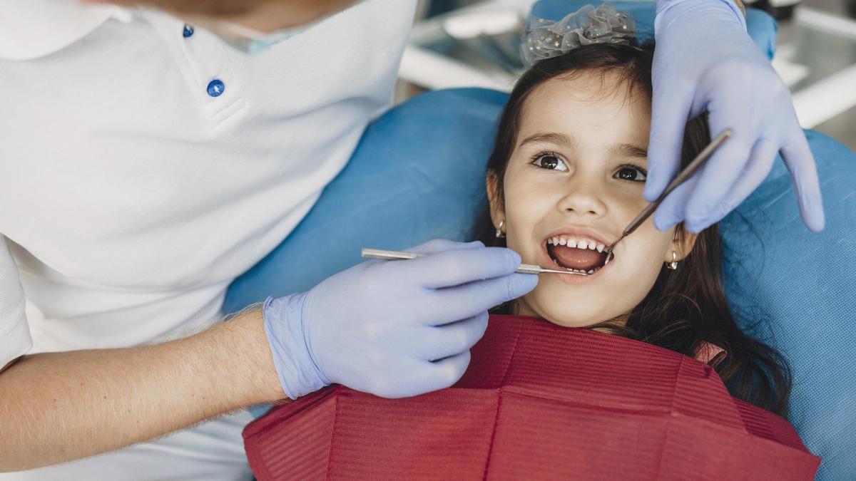 Durante la infancia suelen surgir una serie de preguntas sobre salud bucodental.