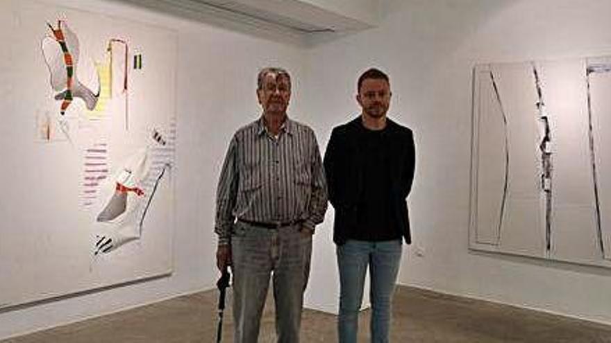 El artista Rafel Tur Costa y el conseller de Cultura, David Ribas, ayer en la presentación de la muestra.