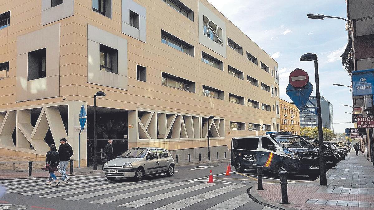 Dos detinguts per la violació d’una nena de 14 anys als lavabos d’un supermercat d’Alacant