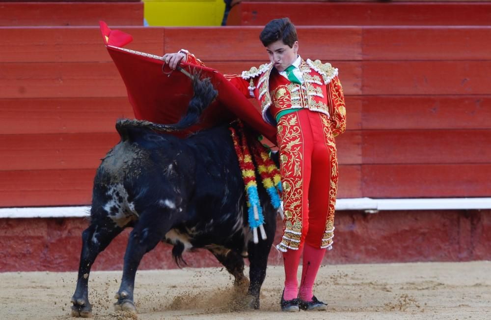 Erales de Aida Jovani para Miguel Senent «Miguelito» (Escuela de Valencia), Ramón Serrano (Escuela de Murcia) y Álvaro Passalacqua (Escuela de Málaga)