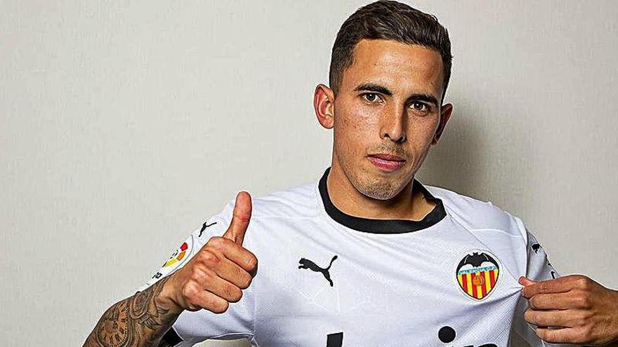 Oliva: &quot;Es un reto dejar huella en el Valencia CF&quot;