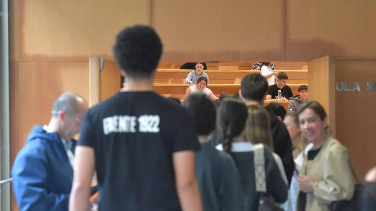 Problemas con el examen de la PAU de Dibujo Técnico en Galicia: profesores piden la dimisión del grupo que hizo el examen