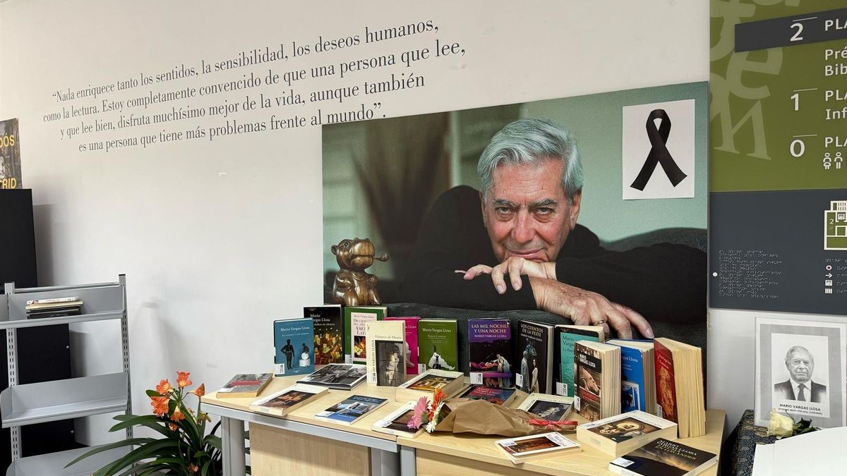 La biblioteca municipal Mario Vargas Llosa habilita este lunes y martes un libro de condolencias.