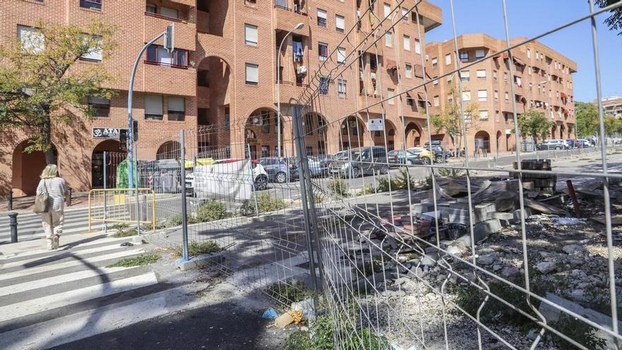El reinicio de la obra de San Blas sigue atascado en el Ayuntamiento de Alicante