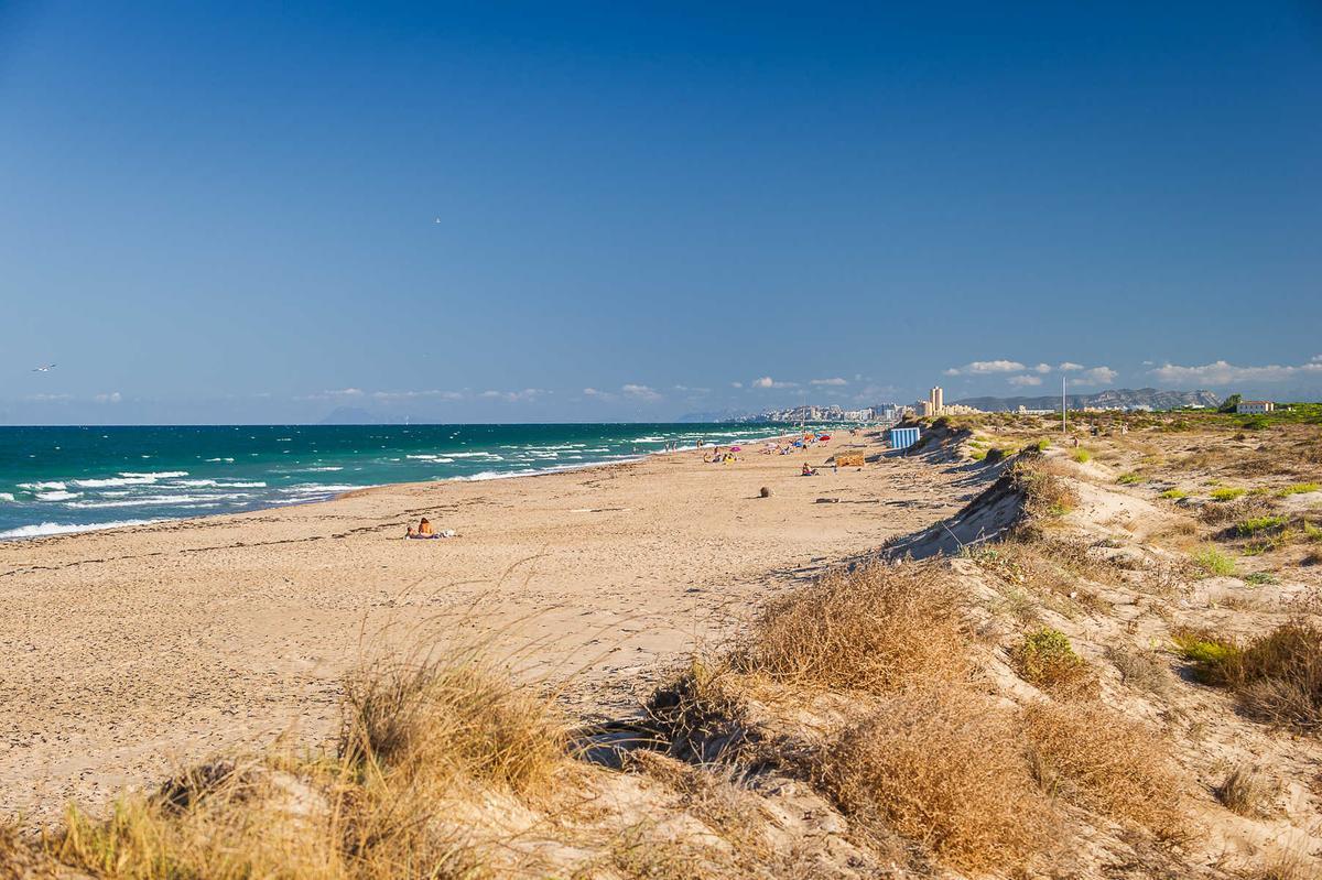 Playa La Devesa (Valencia).