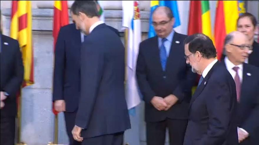 Vídeo / La foto de familia con el Rey arranca la Conferencia de Presidentes