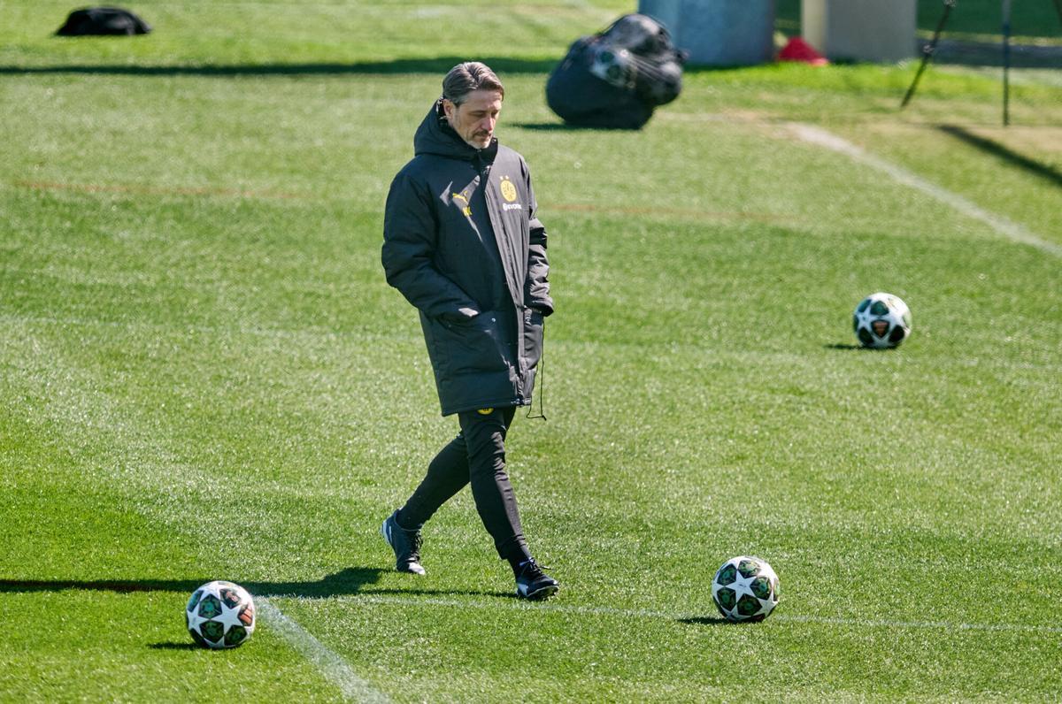Niko Kovac, en el último entrenamiento del Dortmund antes de viajar a Barcelona.