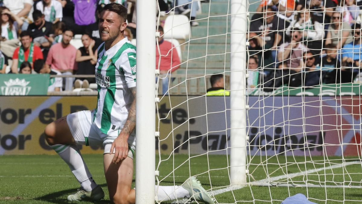 Antonio Casas, único cordobés en el Córdoba CF, la pasada temporada, no vestirá de blanquiverde en la 2025-26.
