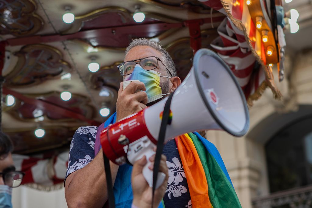 Concentración en Cartagena para pedir justicia por el asesinato homófobo cometido en Galicia