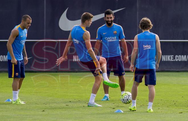 El primer entrenamiento del Barça 2015-2016 al completo, en imágenes