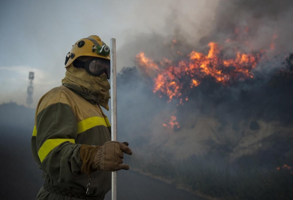 Avión sufre 4 incendios simultáneos