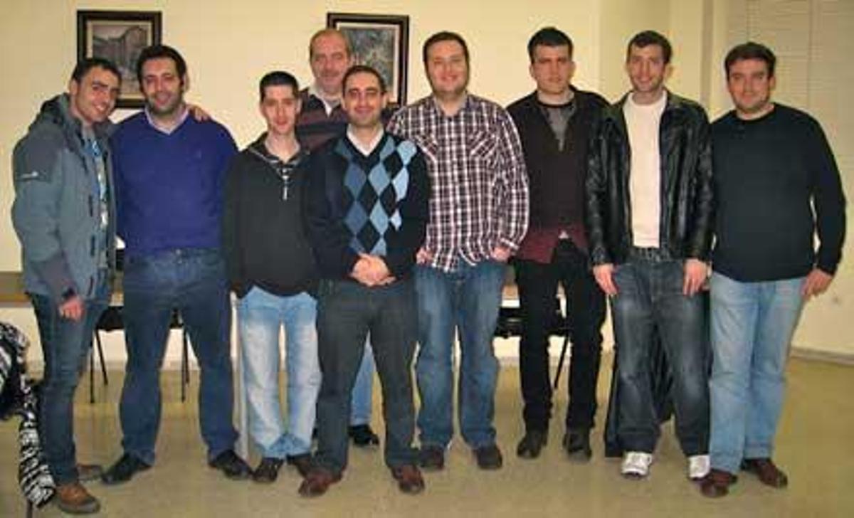 Integrantes del equipo de la Universidad de Oviedo que revalidó el título regional.