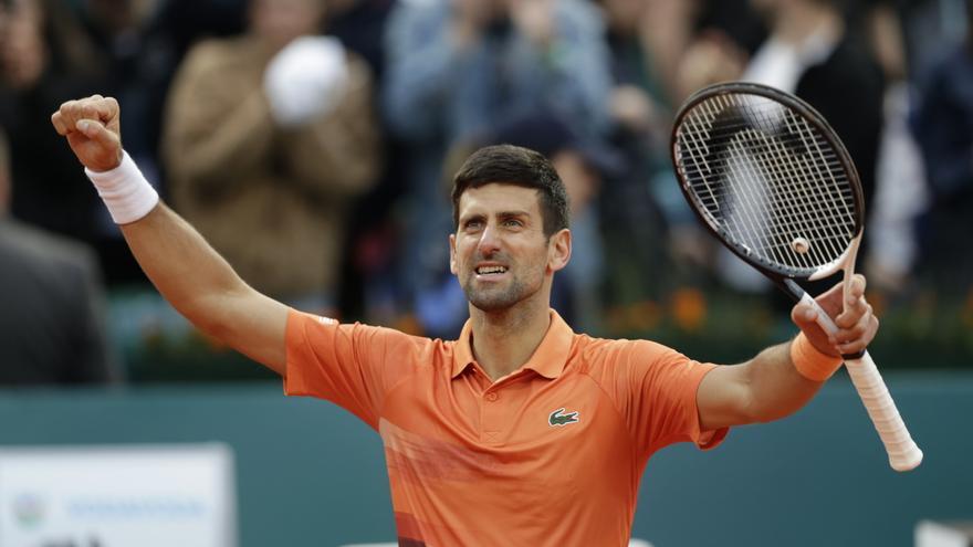 Djokovic pasa sin jugar a cuartos del Madrid Open tras la retirada de Murray por enfermedad