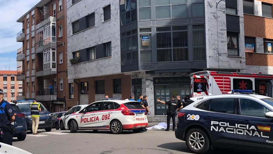 Asesinan a puñaladas al dueño de una inmobiliaria en Gijón