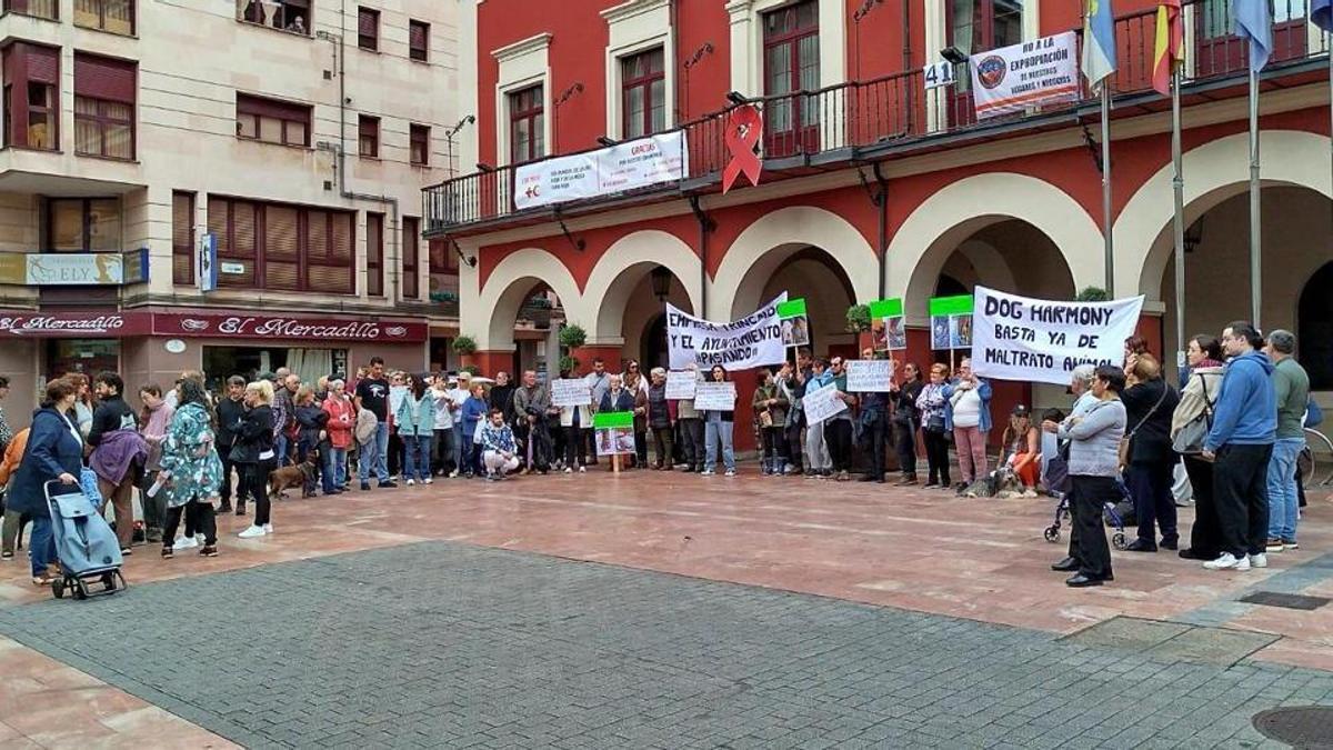 La protesta organizada en Langreo.