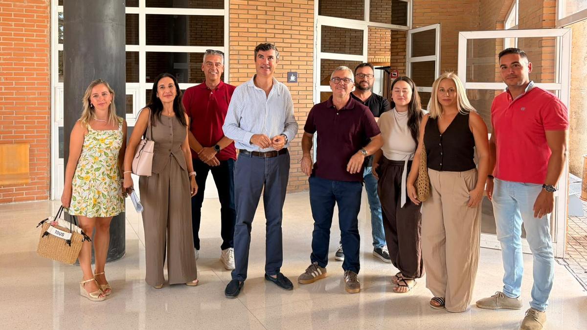 Director general de Transportes, Cristóbal Maza, visitando la estación de autobuses de Villafranca de los Barros.
