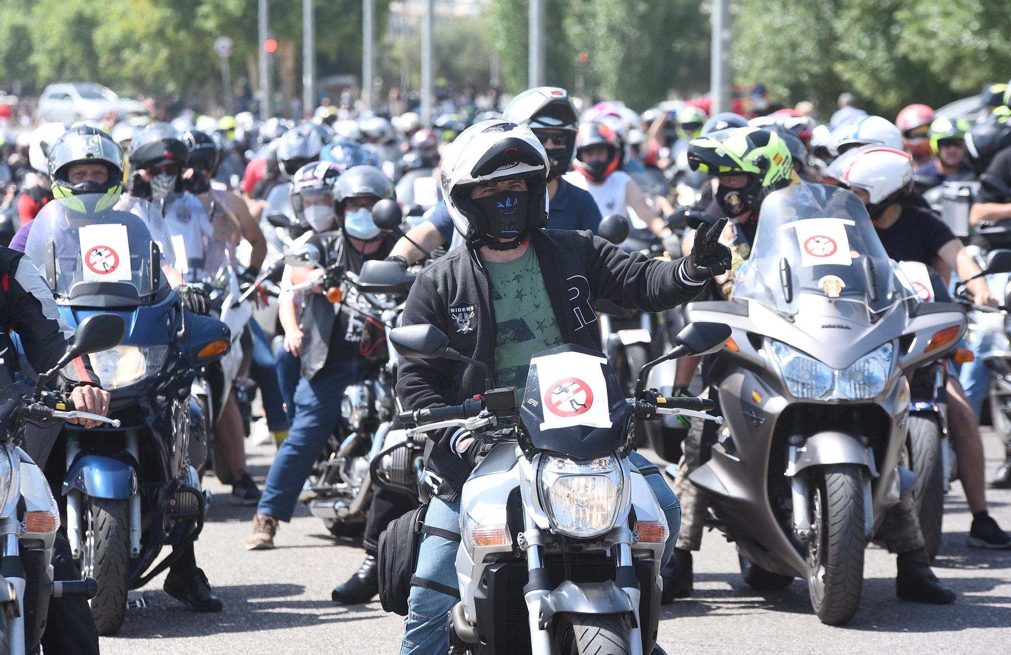 Concentración de motos para protestar por los peajes a las autovías