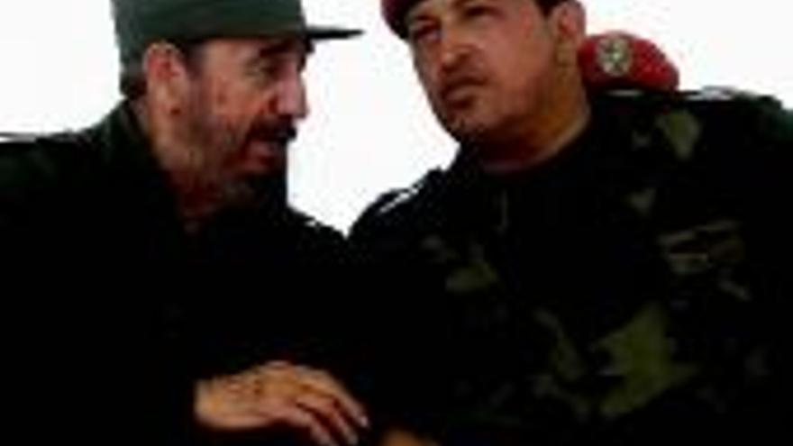 Una radio gasta una broma a Chávez y le hace creer que habla con Fidel Castro