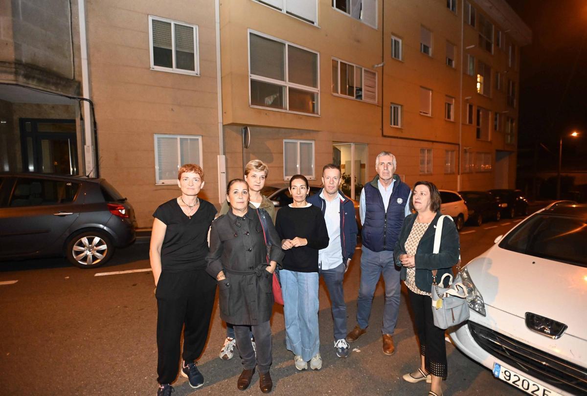 Un grupo de vecinos del edificio número 39 de la calle Numancia donde funciona un narcopiso.