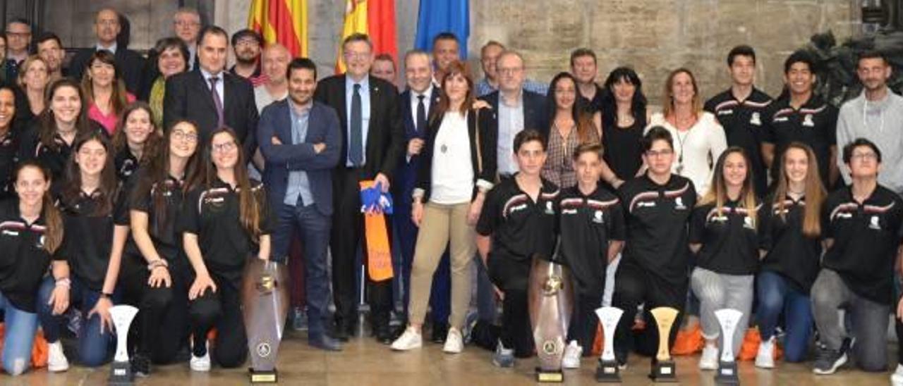 Protagonismo del BM Morvedre y el Fertiberia en la recepción de Puig al balonmano valenciano