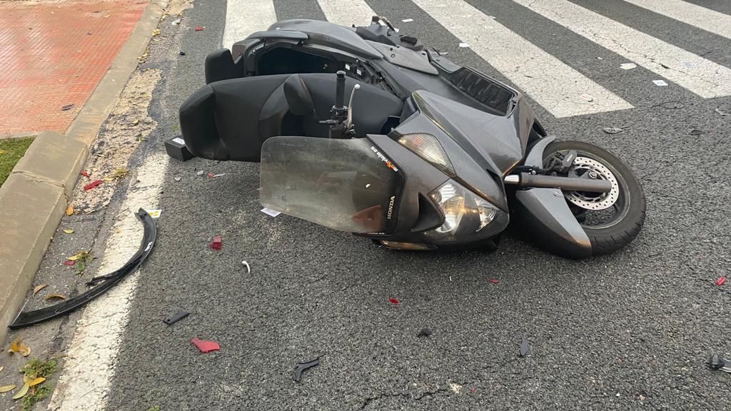 Muere uno de los dos jóvenes heridos en un accidente de moto en el Cabo de las Huertas