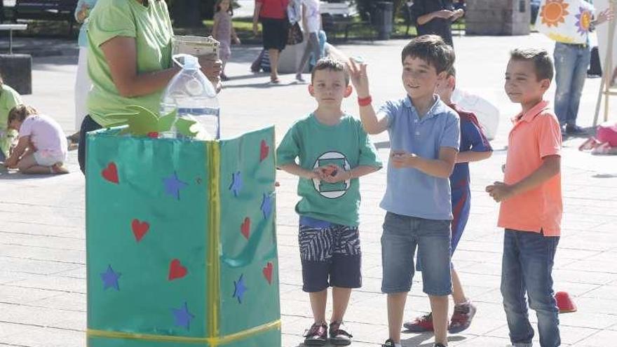 Los niños toman la plaza de Europa