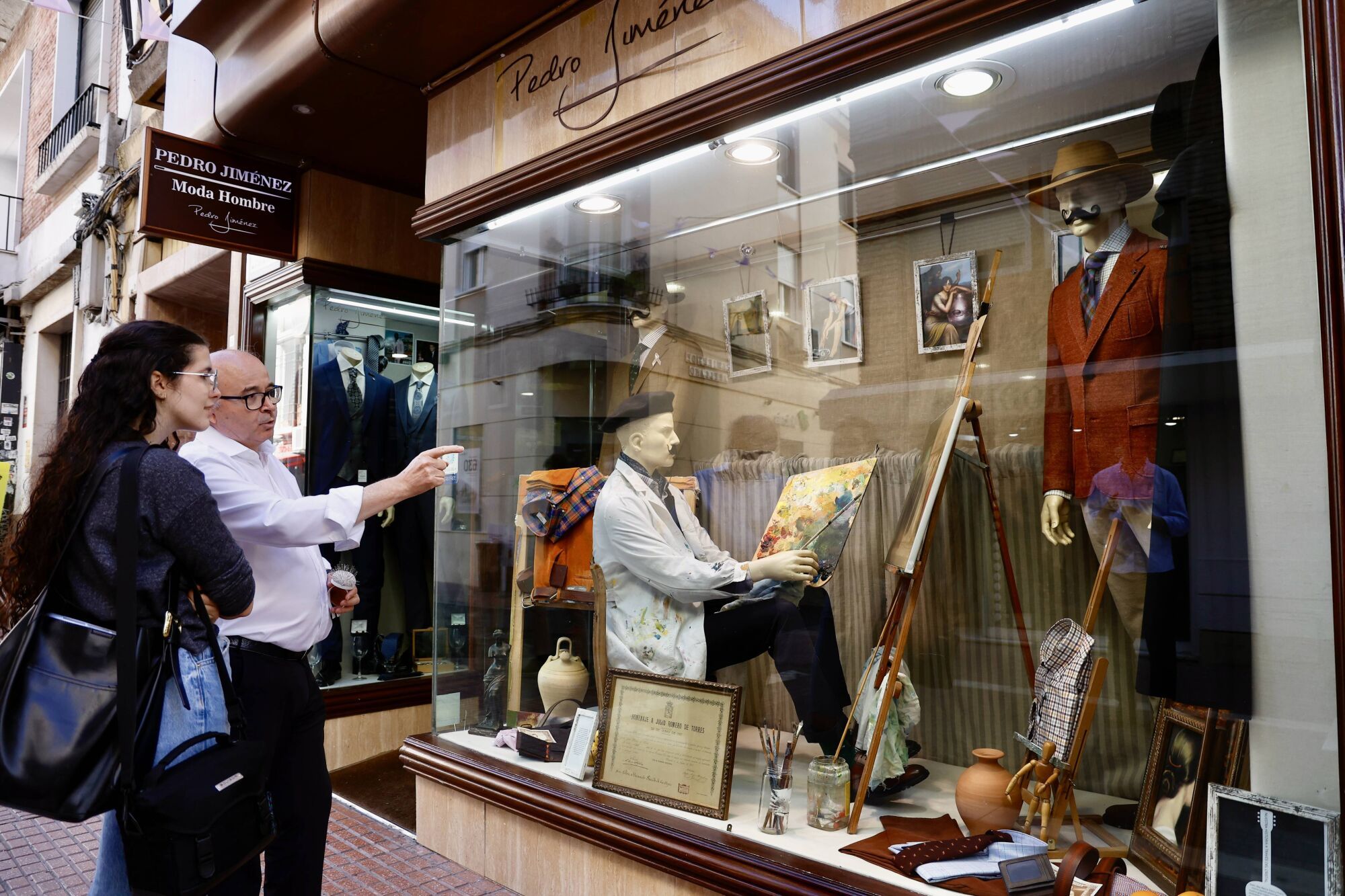 Concurso de escaparates en Córdoba sobre Julio Romero de Torres