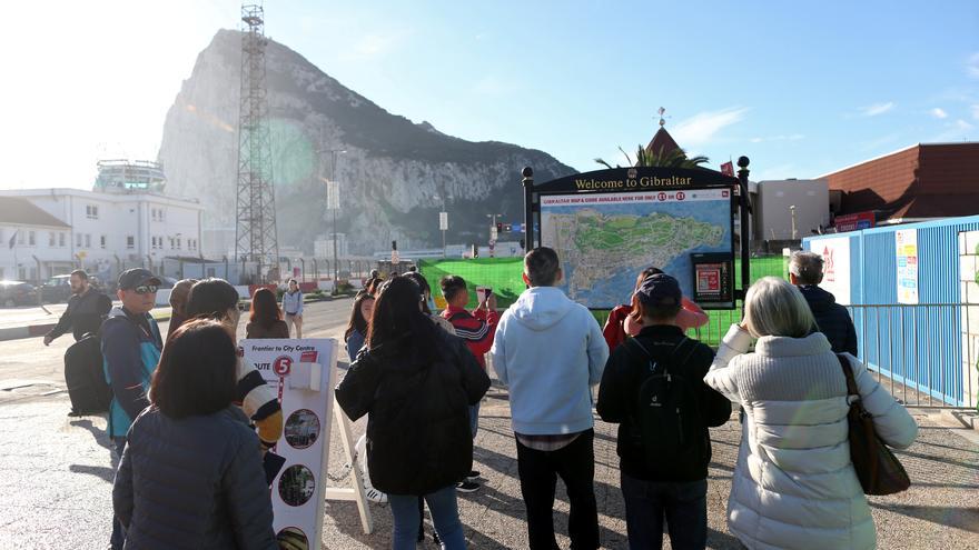 Gibraltar registra un &quot;grave aumento&quot; de contagios de Covid y recupera la obligación de las mascarillas en centros sanitarios